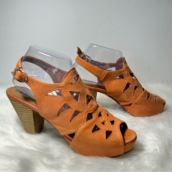 Jeffrey Campbell Church Orange Heels Size 7.5M - Picture 7 of 13